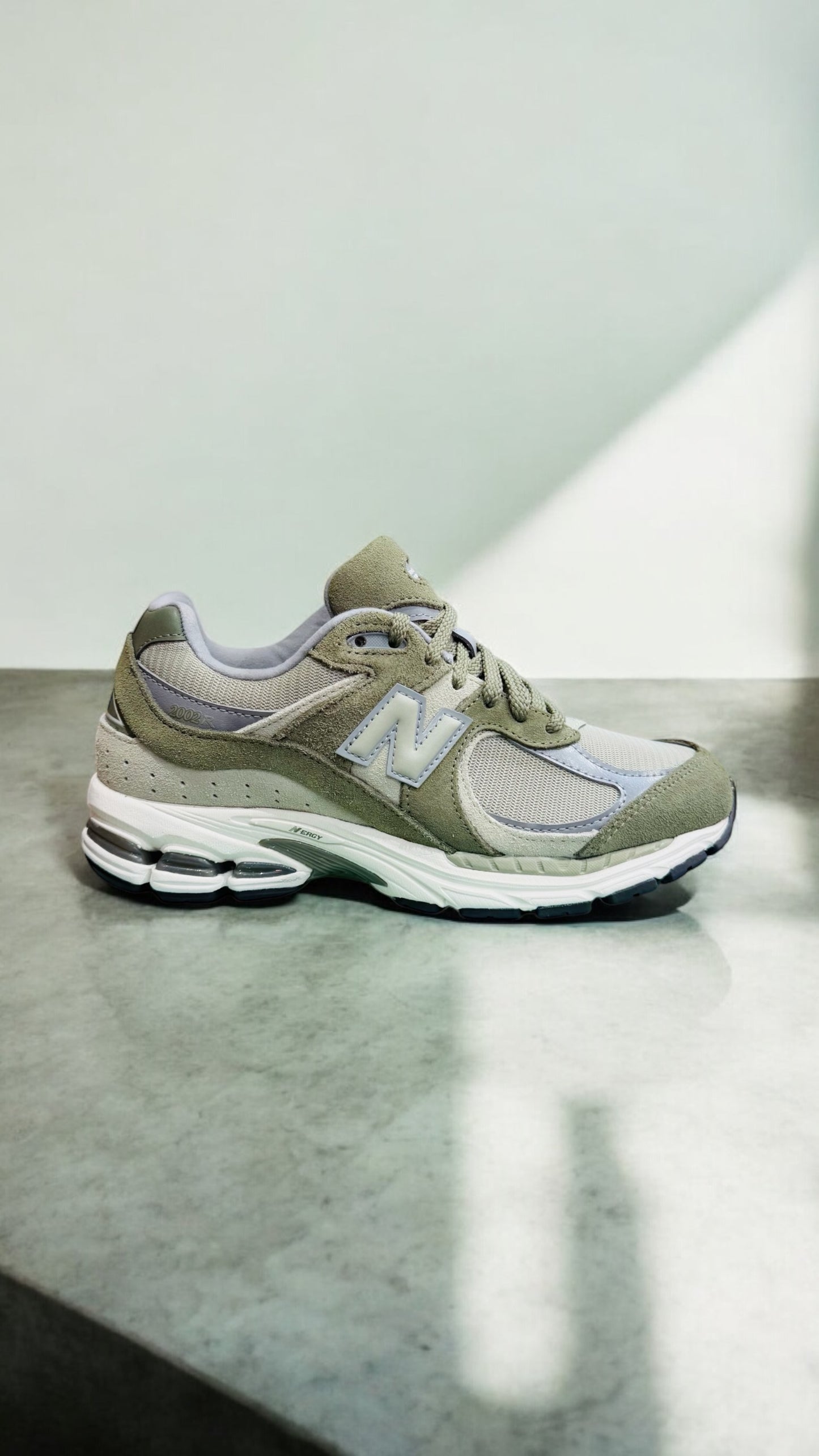 NB U2002RCA