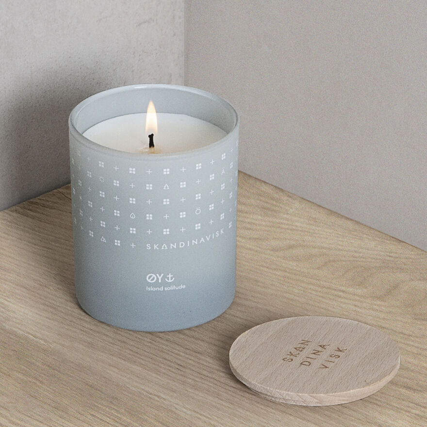 SKANDINAVISK - ØY SCENTED CANDLE